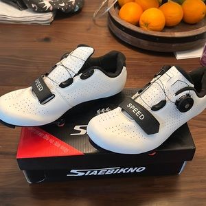 Cycling shoes